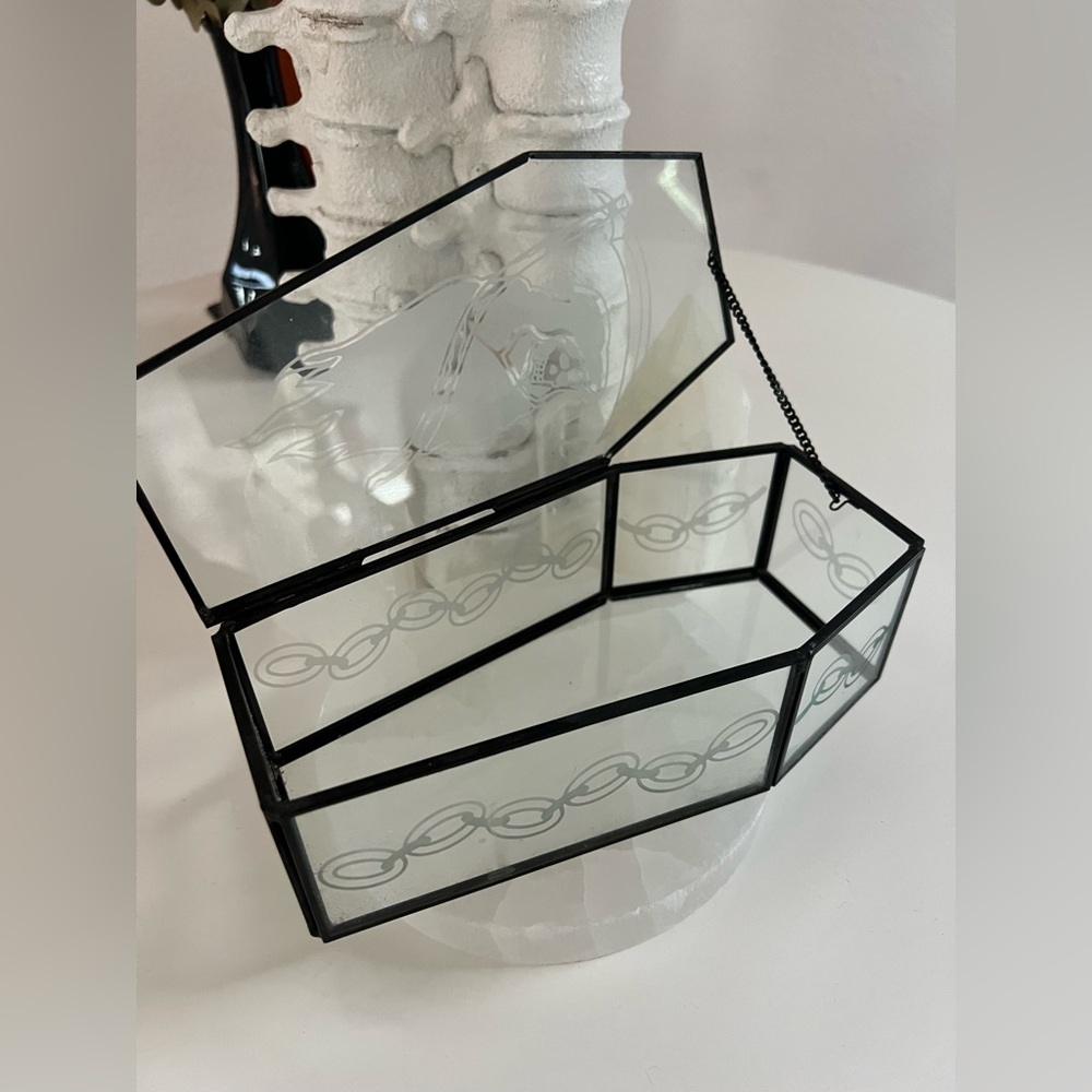 Unholy Glass Death’s Hand Coffin - Picture 3 of 8